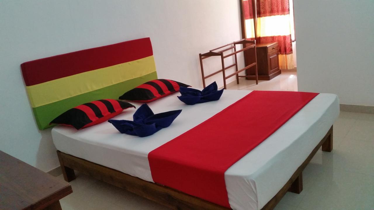 Selahn Inn Katunayaka Esterno foto